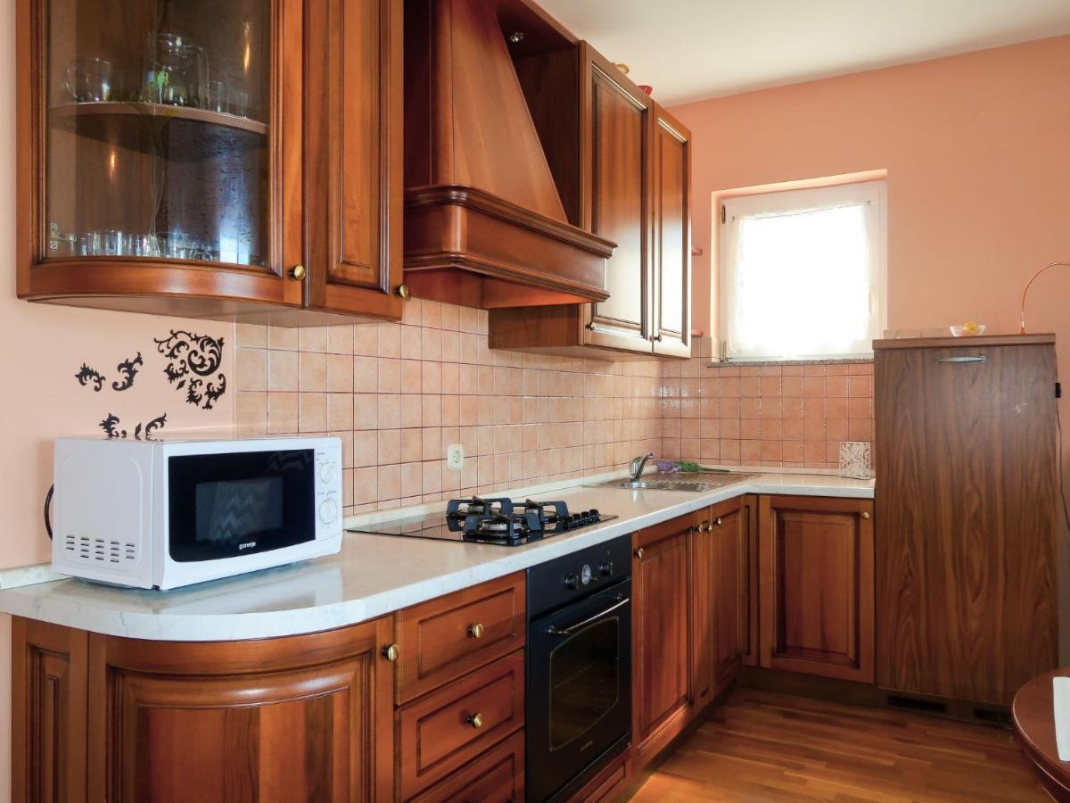 Apartment Hoba By Interhome Banjol Eksteriør bilde